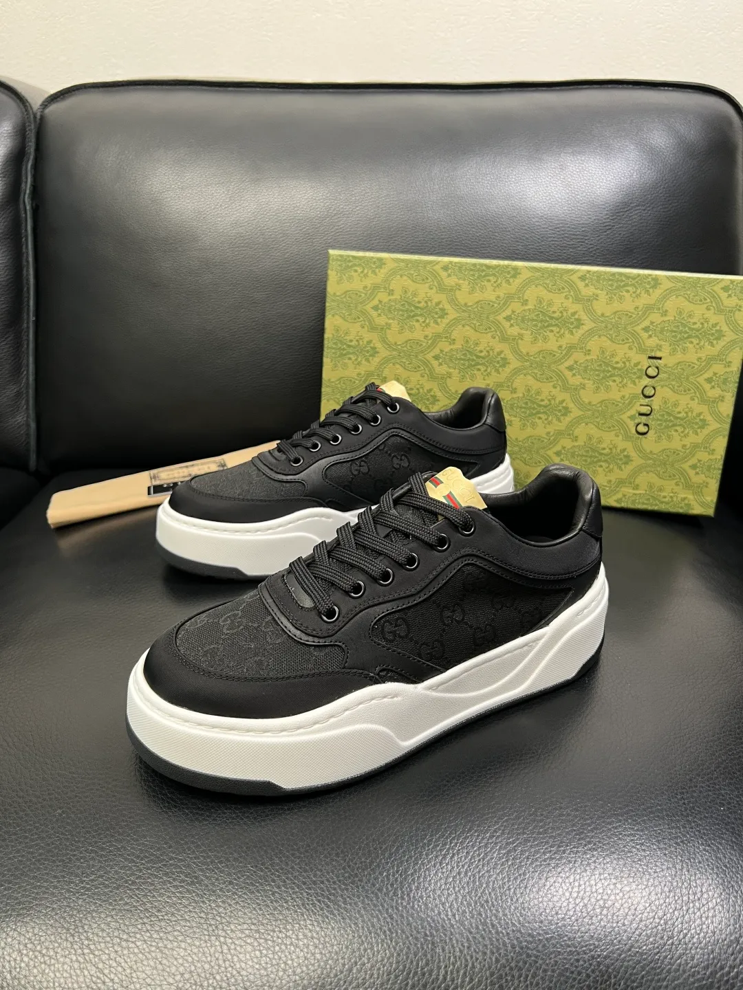 Men's shoes 💰820 Gucci high quality top crafts Gucci counter new original factory configuration, imported cowhide patchwork fabric from Italy, imported cowhide lining, breathable and comfortable, sole: original factory special supply original sole super comfortable, original factory and single goods, welcome to compare, code number 38-44 (customized 45 46)